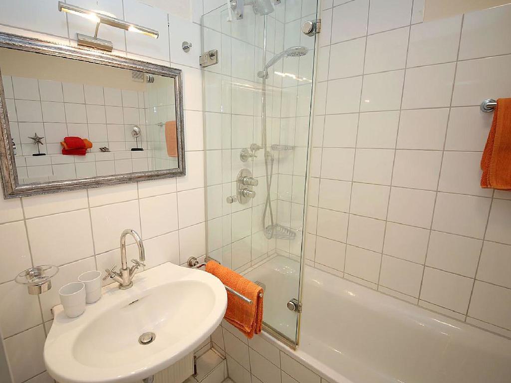 Ferienhaus Suedblick Am Yachthafen Бреге Екстериор снимка