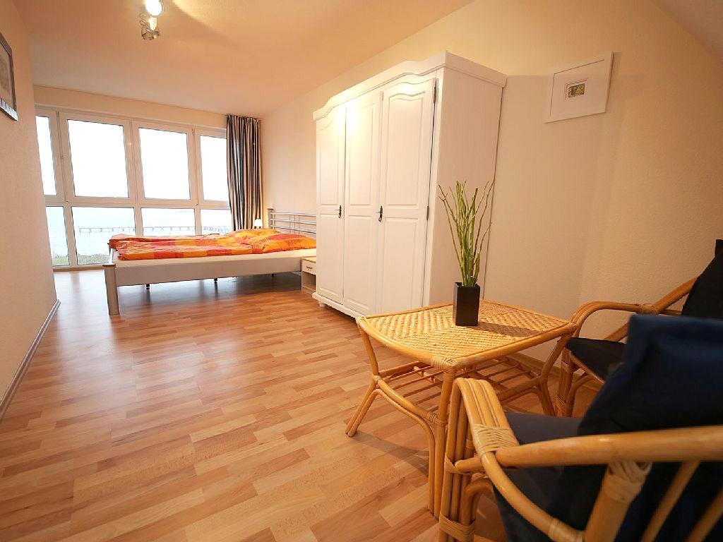 Ferienhaus Suedblick Am Yachthafen Бреге Екстериор снимка