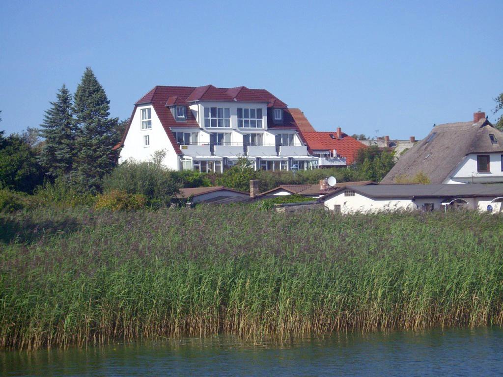 Ferienhaus Suedblick Am Yachthafen Бреге Екстериор снимка