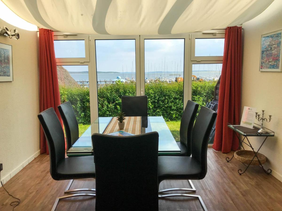 Ferienhaus Suedblick Am Yachthafen Бреге Екстериор снимка