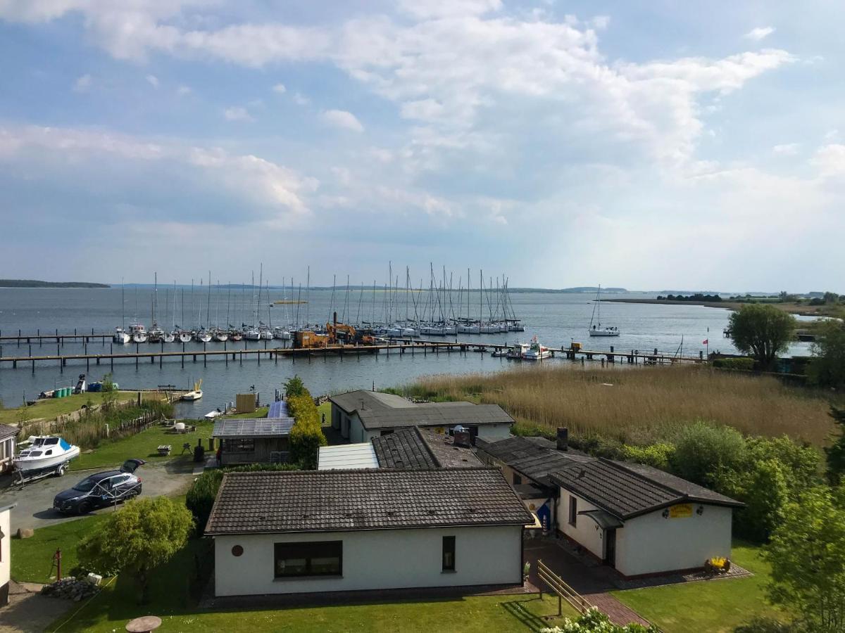 Ferienhaus Suedblick Am Yachthafen Бреге Екстериор снимка